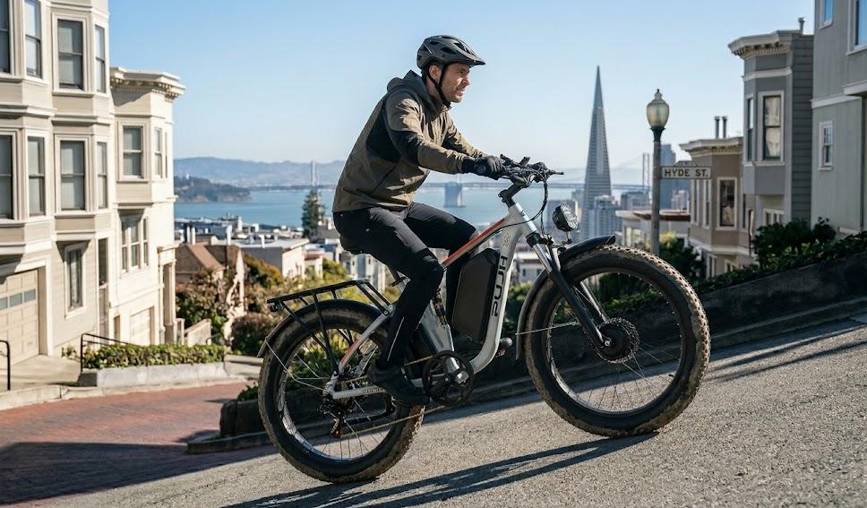 The PUJH PU354 52V electric bicycle boasts a torque of up to 160Nm, easily climbing steep urban ramps.