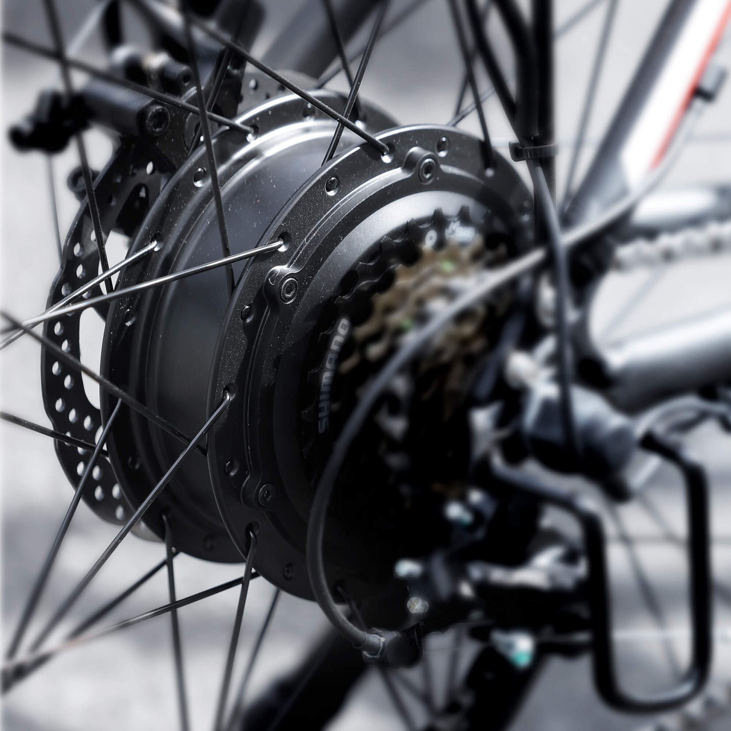 Powerful 1500W 60V hub motor installed on rear wheel of PUJH e-bike.