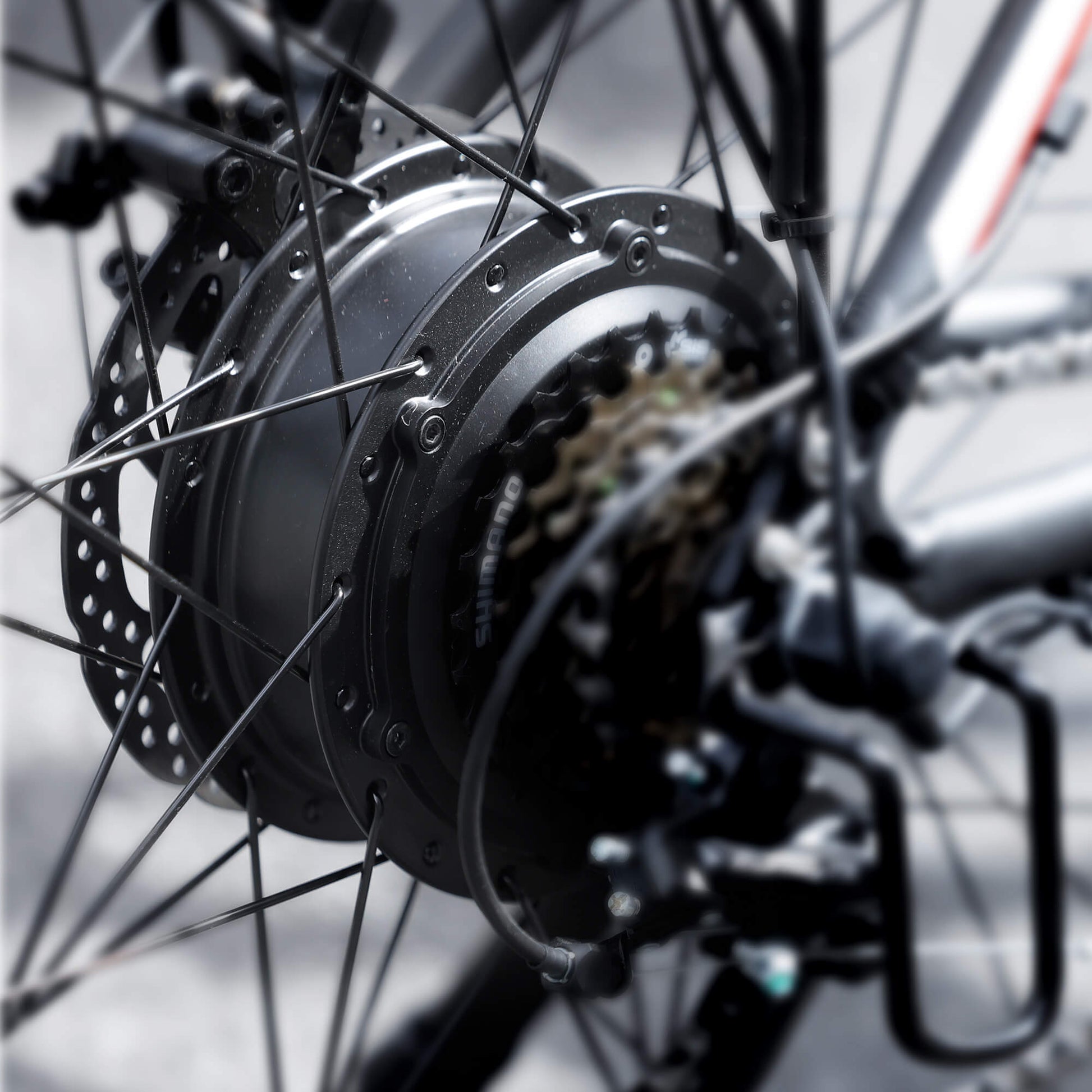 Powerful 1500W 60V hub motor installed on rear wheel of PUJH e-bike.